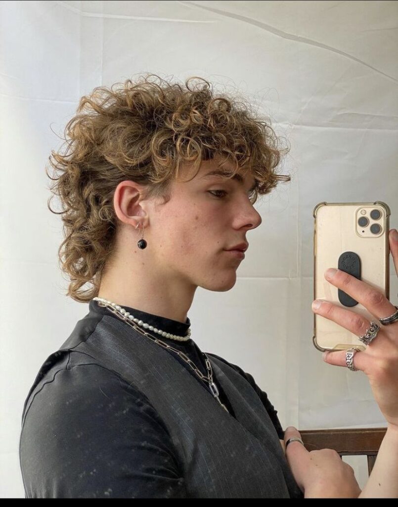 Curly Wolfcut Men: Ultimate Style Guide 2025